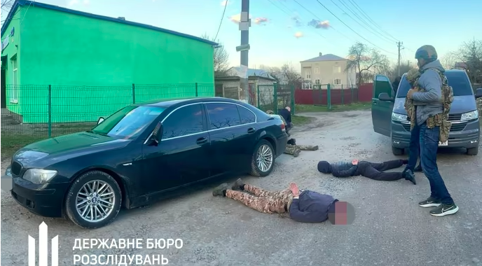 Жители Львовщины, военный, правоохранитель и сын судьи придумали, как нажиться на уклонистах − ГБР