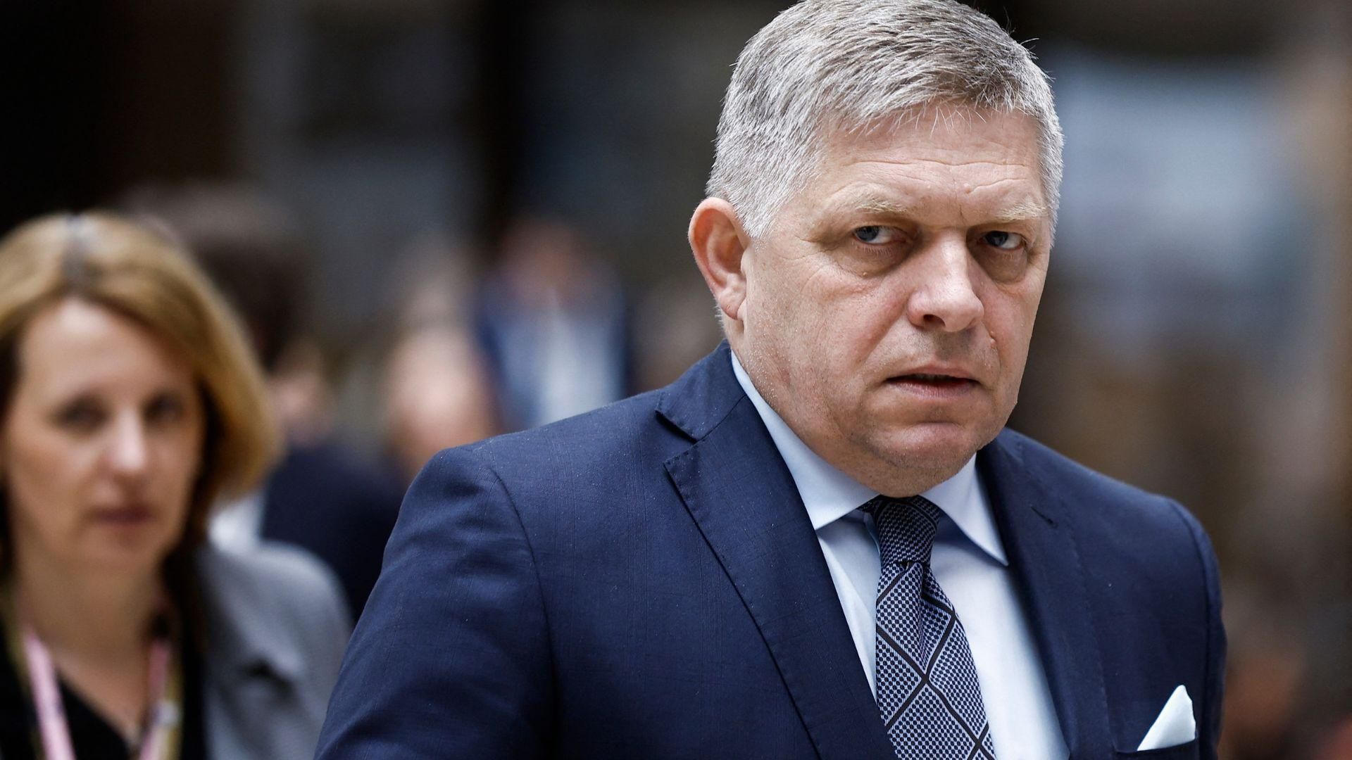 Фицо объявил о предстоящем визите в Украину и переговорах с Россией
